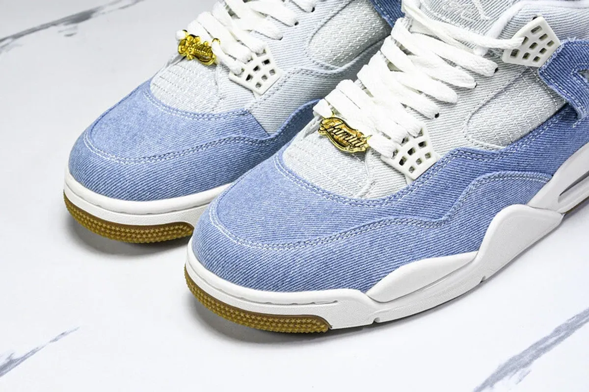 Jordan 4 Retro Denim "Worn Blue" IB6716-100